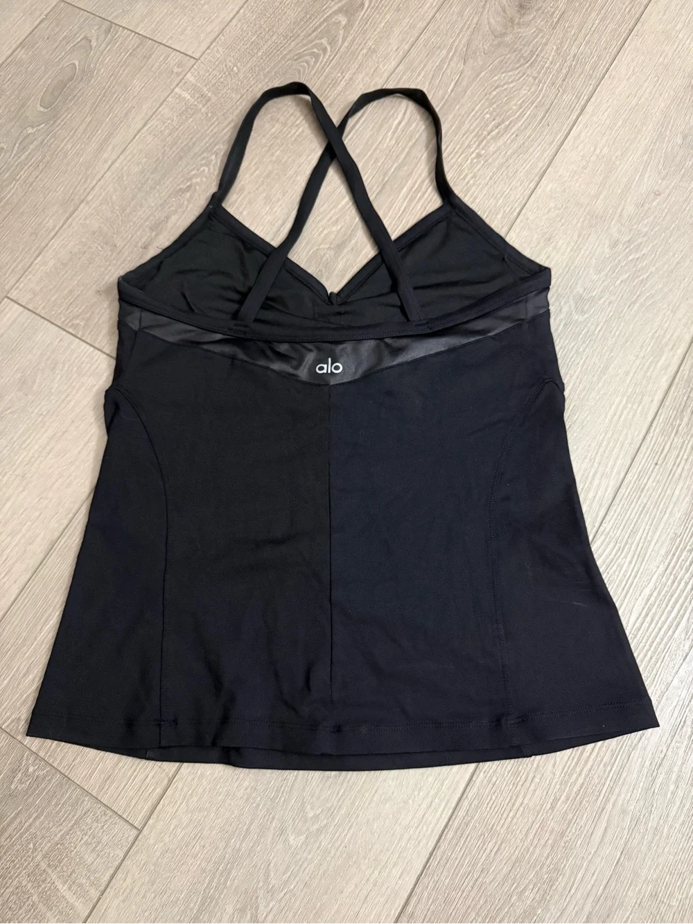 ALO Yoga Black Cross Strap Bra Top size M - Picture 2 of 5